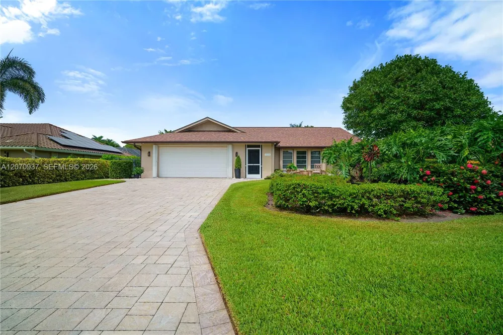 2236 Queens Blvd Naples, FL 34112