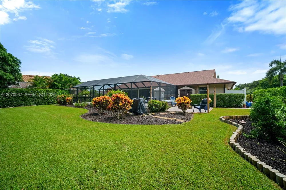 2236 Queens Blvd Naples, FL 34112