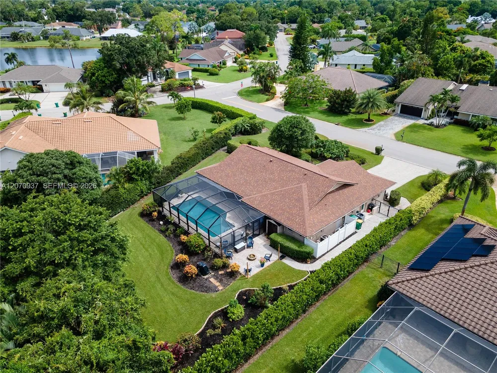 2236 Queens Blvd Naples, FL 34112