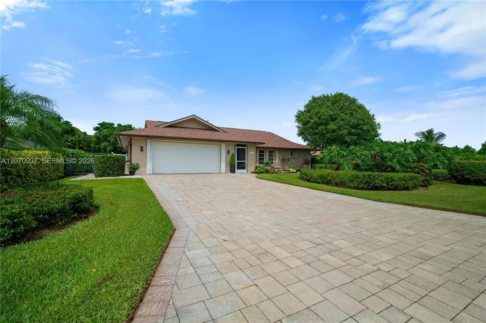 2236 Queens Blvd Naples, FL 34112
