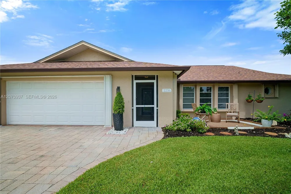 2236 Queens Blvd Naples, FL 34112