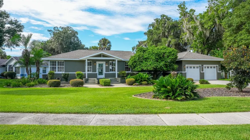 20368 THE GRANADA Dunnellon, FL 34432