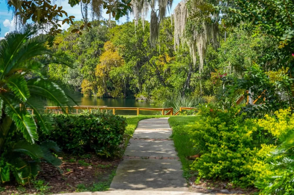 20368 THE GRANADA Dunnellon, FL 34432