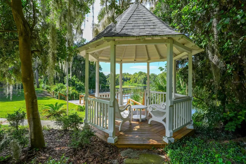 20368 THE GRANADA Dunnellon, FL 34432