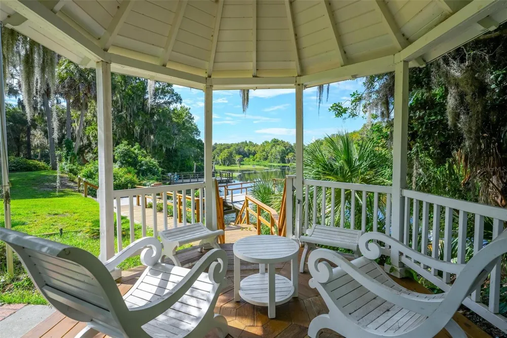 20368 THE GRANADA Dunnellon, FL 34432