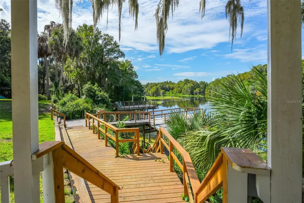 20368 THE GRANADA Dunnellon, FL 34432