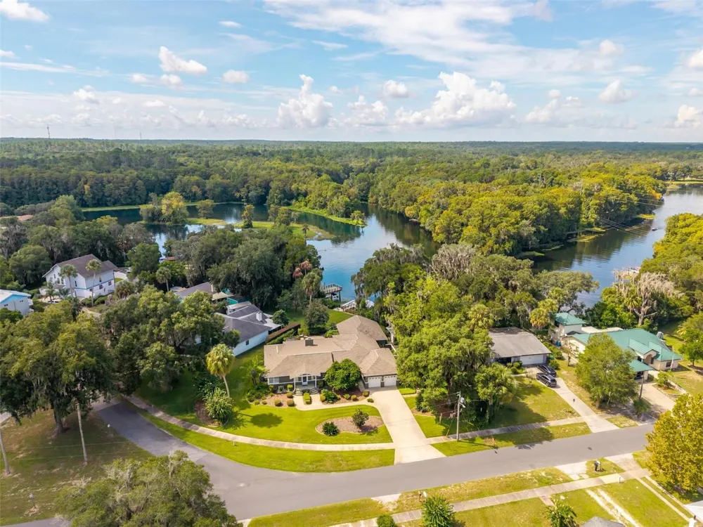 20368 THE GRANADA Dunnellon, FL 34432