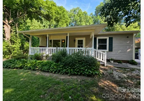 804 Carolyn Drive SE