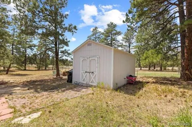 5025 Mahogany Way Elizabeth, CO 80107