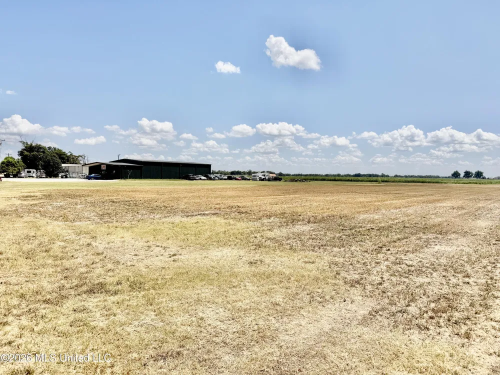Highway 8 Cleveland, MS 38732