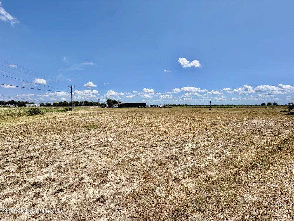 Highway 8 Cleveland, MS 38732