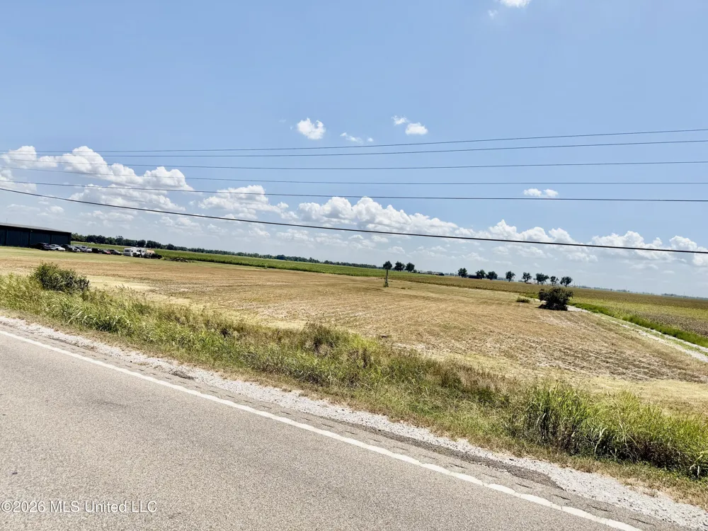 Highway 8 Cleveland, MS 38732