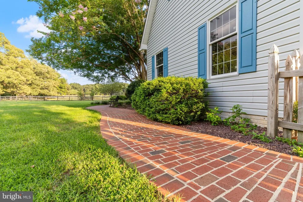 7975 BILLINGSLEY ROAD White Plains, MD 20695