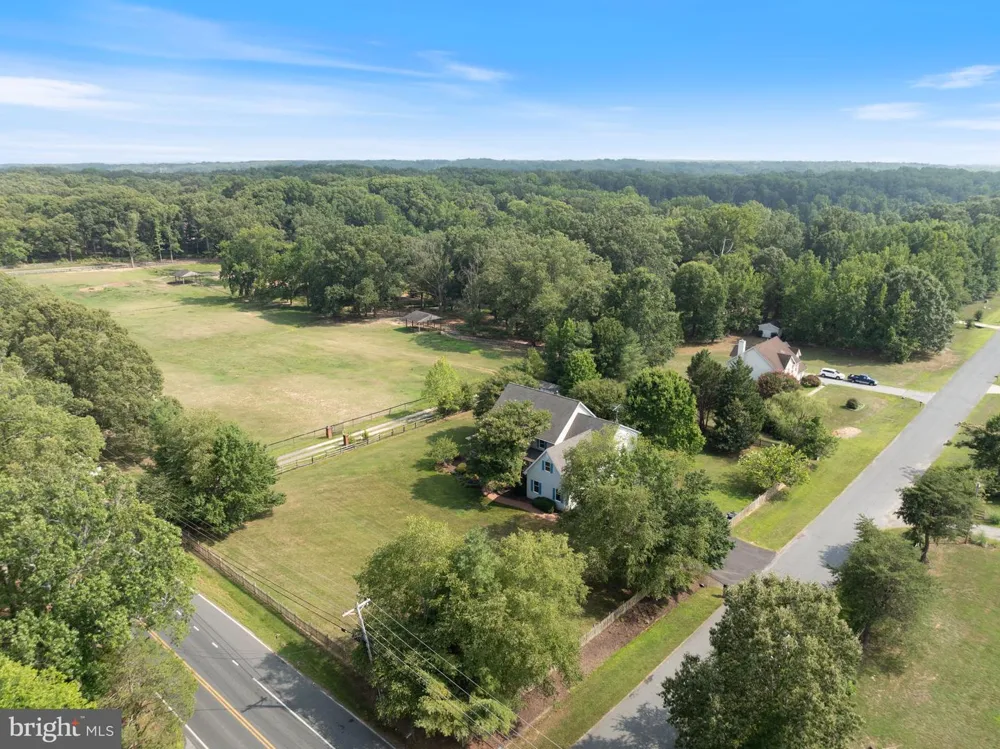 7975 BILLINGSLEY ROAD White Plains, MD 20695