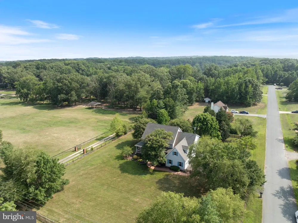 7975 BILLINGSLEY ROAD White Plains, MD 20695