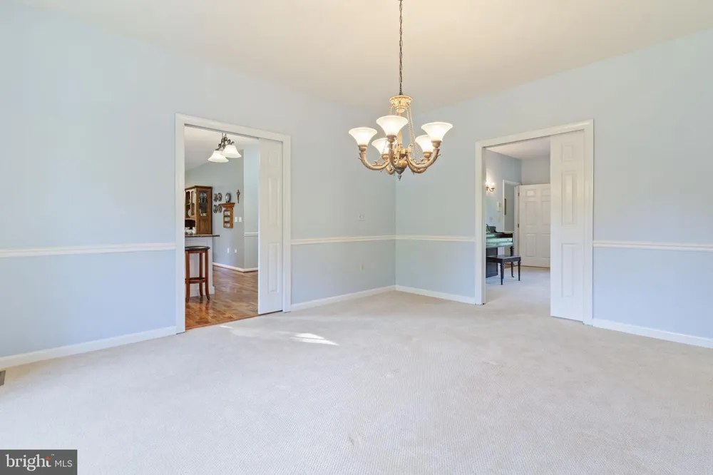 7975 BILLINGSLEY ROAD White Plains, MD 20695