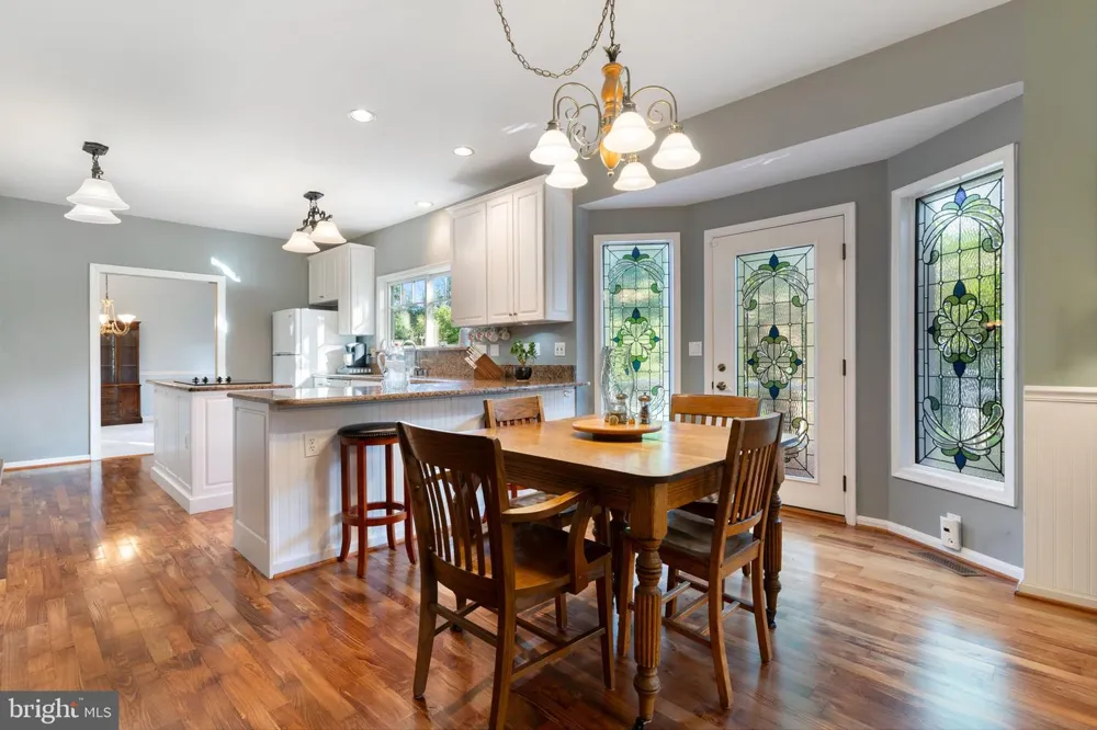 7975 BILLINGSLEY ROAD White Plains, MD 20695