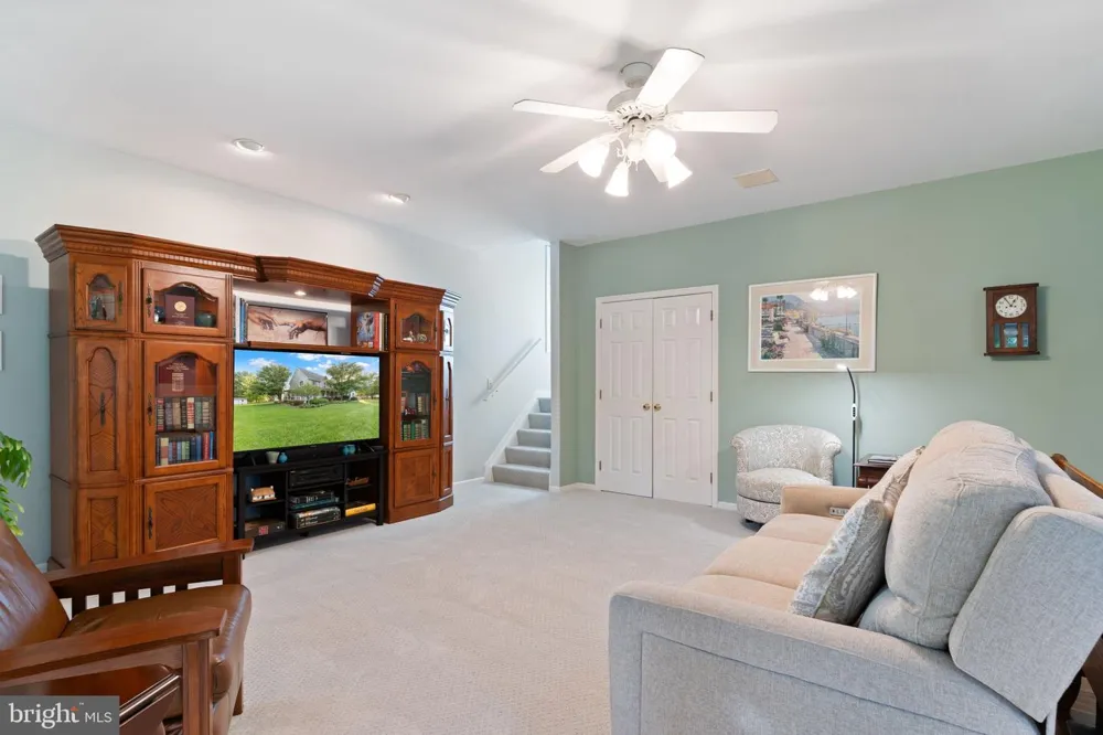 7975 BILLINGSLEY ROAD White Plains, MD 20695
