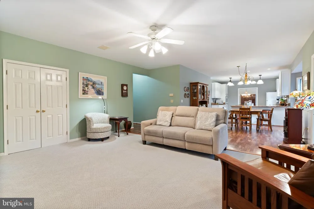 7975 BILLINGSLEY ROAD White Plains, MD 20695