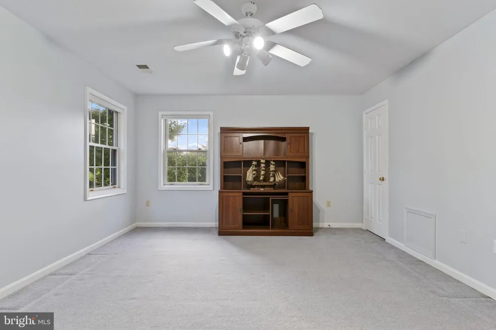 7975 BILLINGSLEY ROAD White Plains, MD 20695