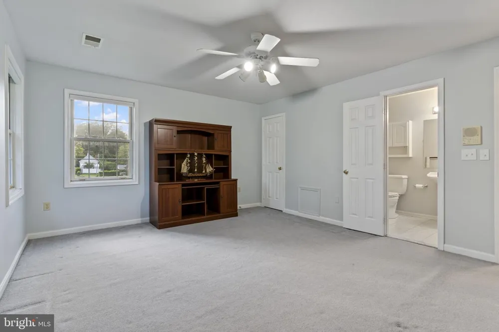 7975 BILLINGSLEY ROAD White Plains, MD 20695