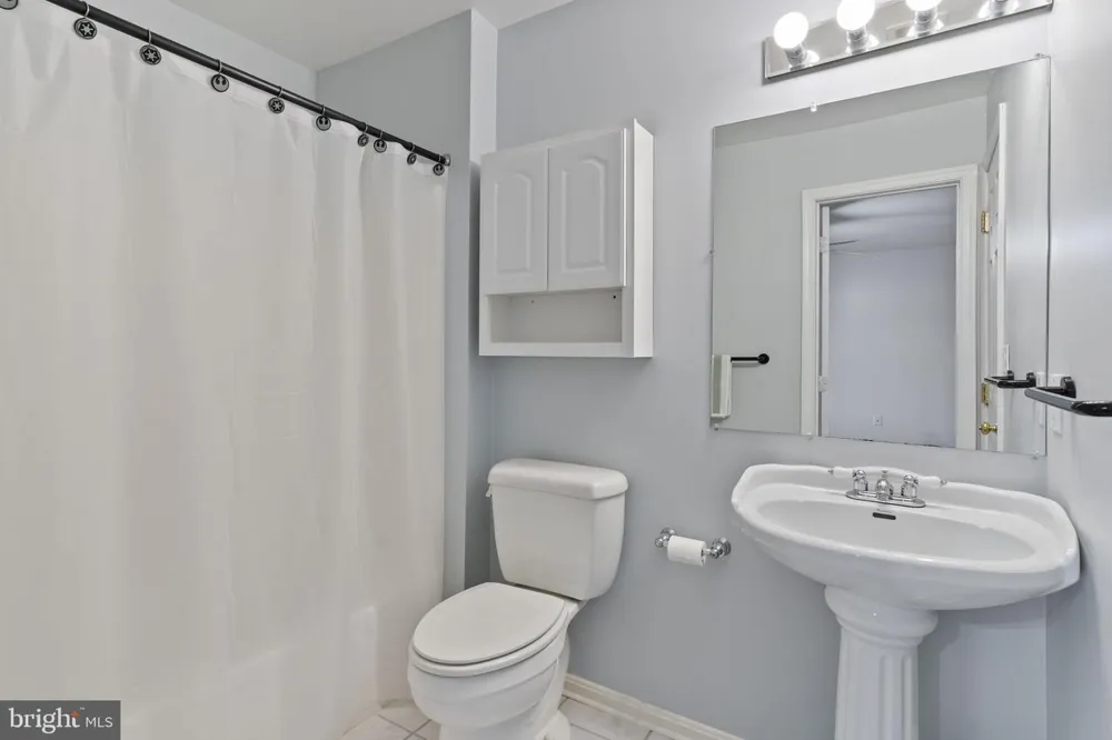 7975 BILLINGSLEY ROAD White Plains, MD 20695