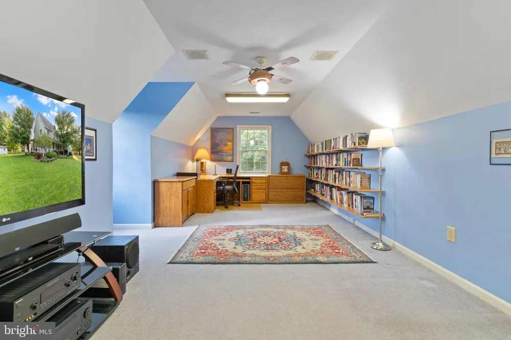7975 BILLINGSLEY ROAD White Plains, MD 20695