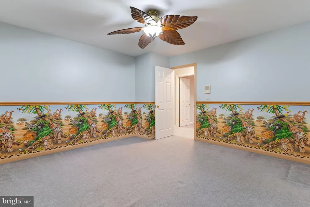 7975 BILLINGSLEY ROAD White Plains, MD 20695
