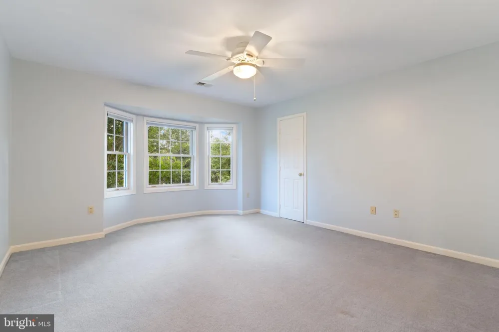 7975 BILLINGSLEY ROAD White Plains, MD 20695