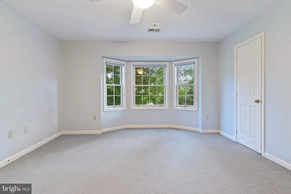 7975 BILLINGSLEY ROAD White Plains, MD 20695
