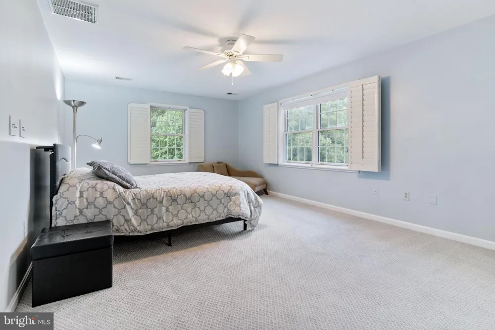 7975 BILLINGSLEY ROAD White Plains, MD 20695