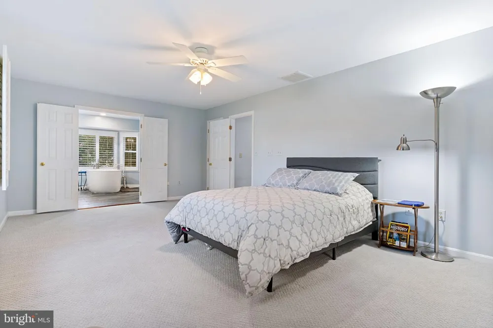 7975 BILLINGSLEY ROAD White Plains, MD 20695