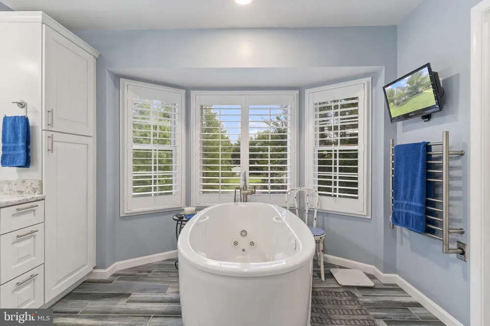 7975 BILLINGSLEY ROAD White Plains, MD 20695