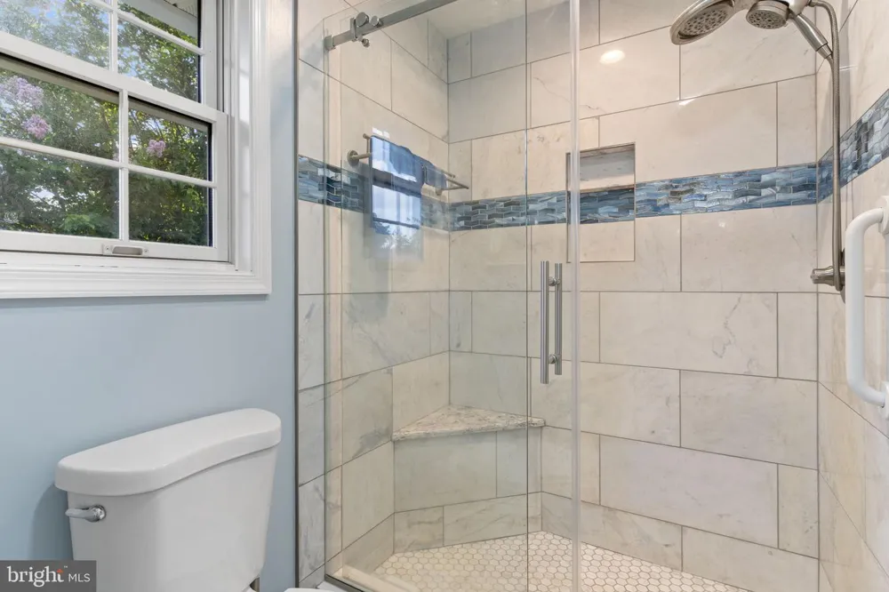 7975 BILLINGSLEY ROAD White Plains, MD 20695