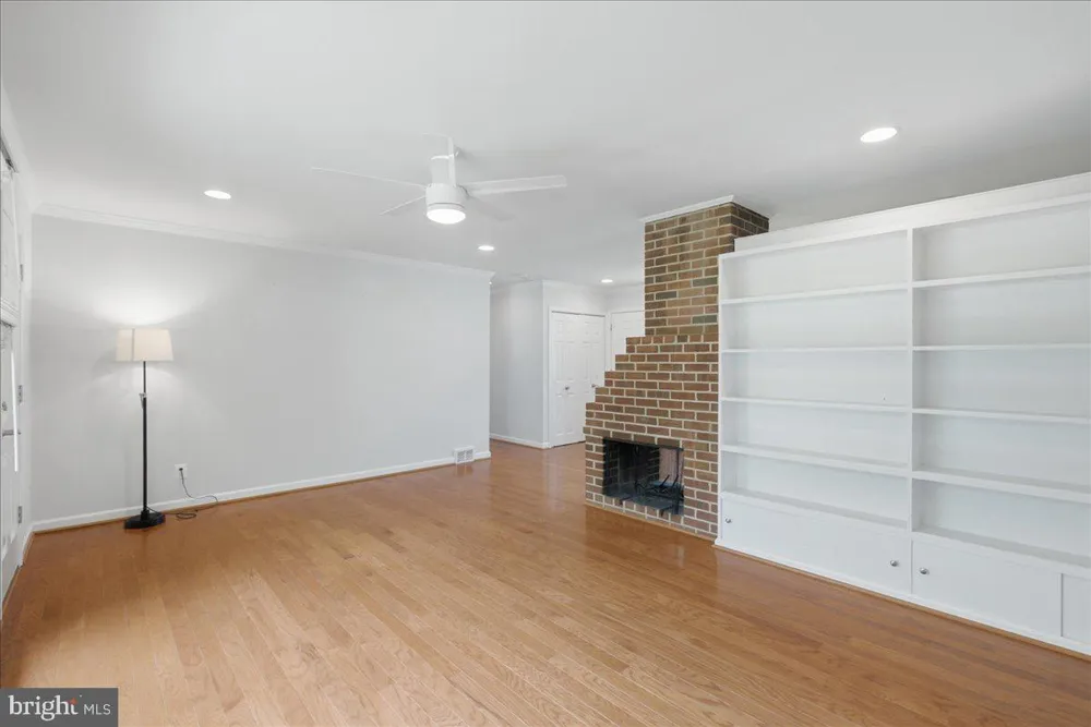 7414 INZER STREET Springfield, VA 22151