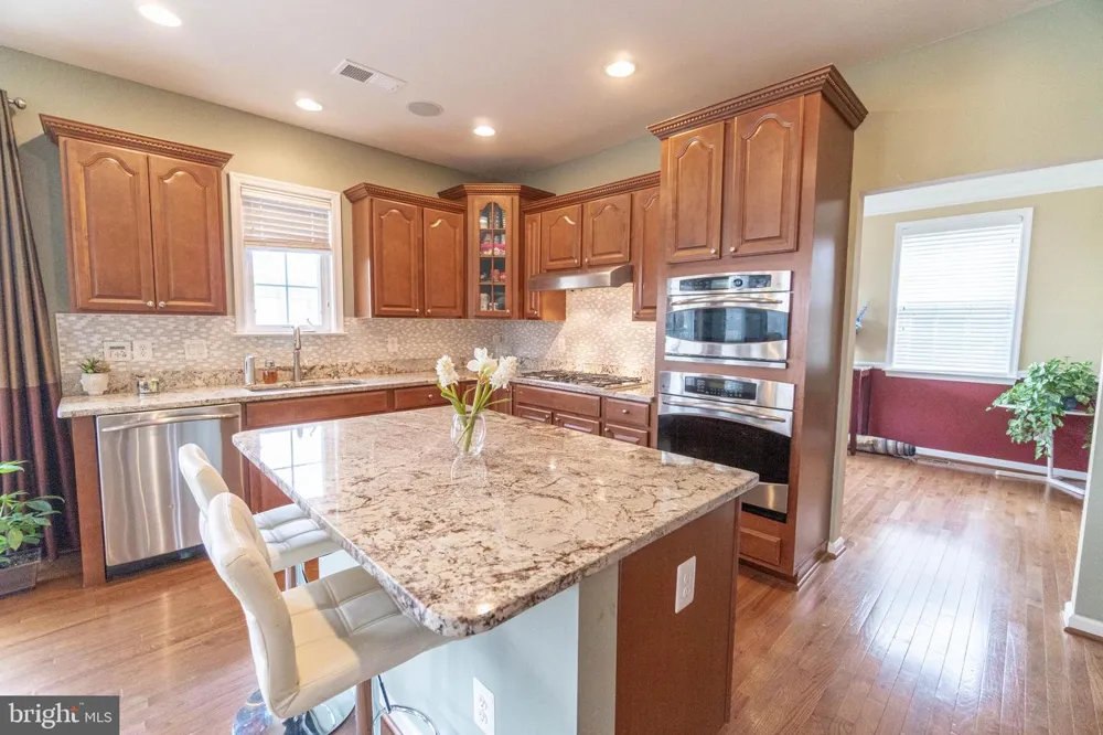 21934 BLACKHEATH WAY Ashburn, VA 20148