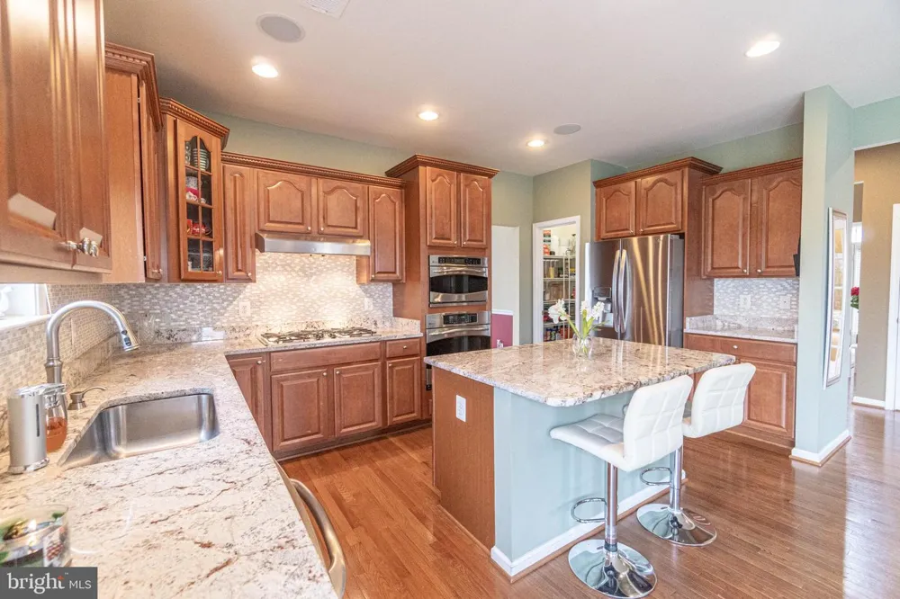 21934 BLACKHEATH WAY Ashburn, VA 20148