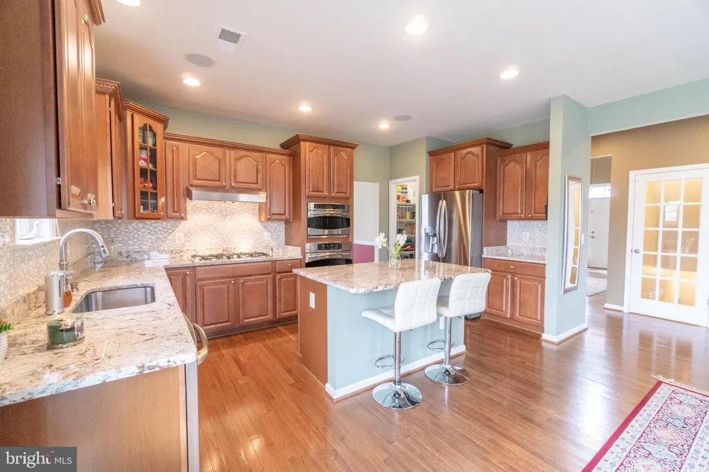 21934 BLACKHEATH WAY Ashburn, VA 20148