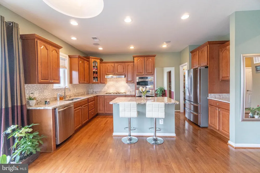 21934 BLACKHEATH WAY Ashburn, VA 20148