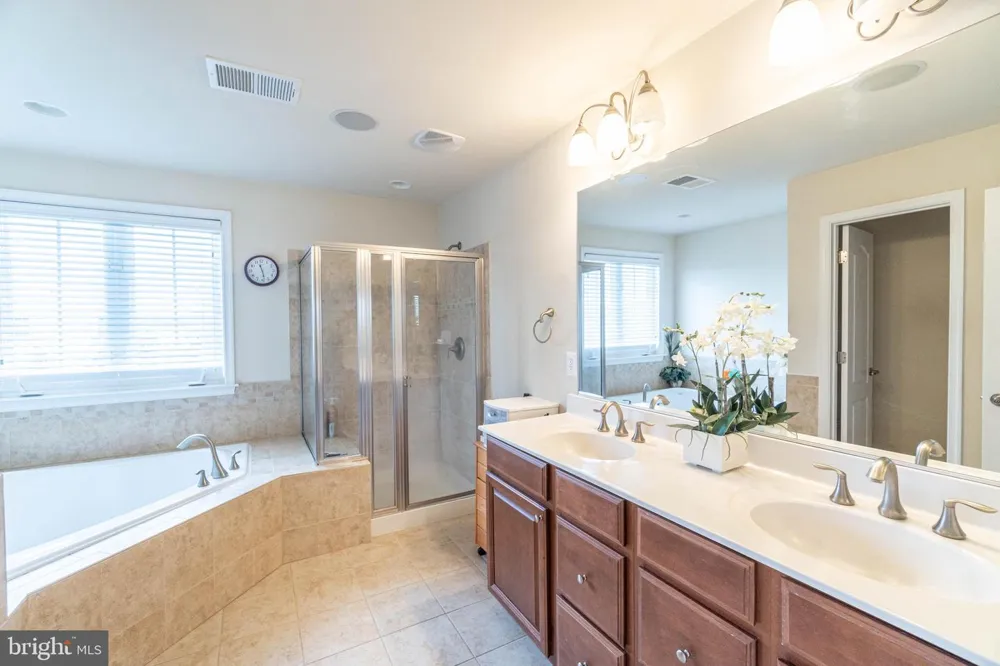21934 BLACKHEATH WAY Ashburn, VA 20148