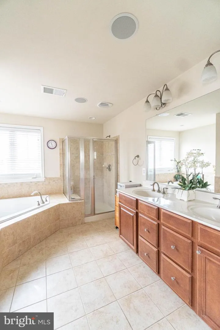 21934 BLACKHEATH WAY Ashburn, VA 20148