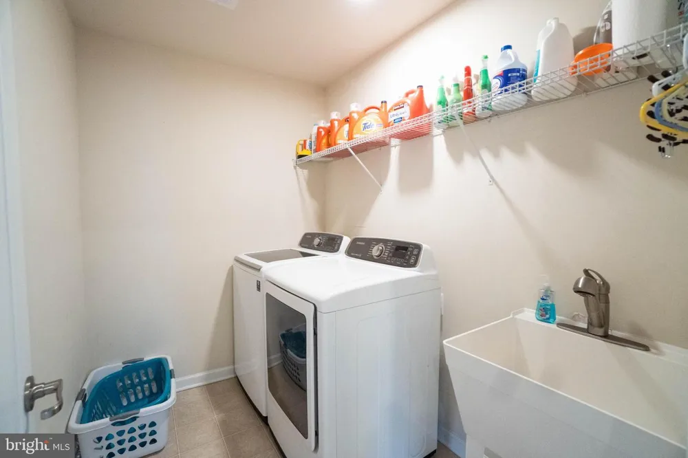 21934 BLACKHEATH WAY Ashburn, VA 20148