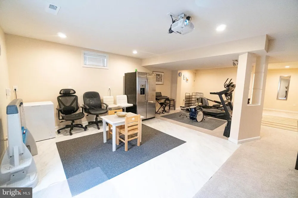 21934 BLACKHEATH WAY Ashburn, VA 20148
