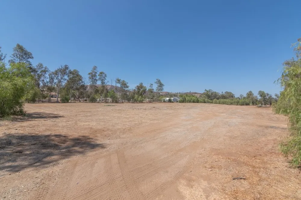 22744 Rolling Meadows Perris, CA 92570