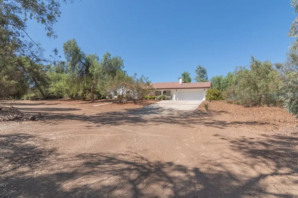 22744 Rolling Meadows Perris, CA 92570