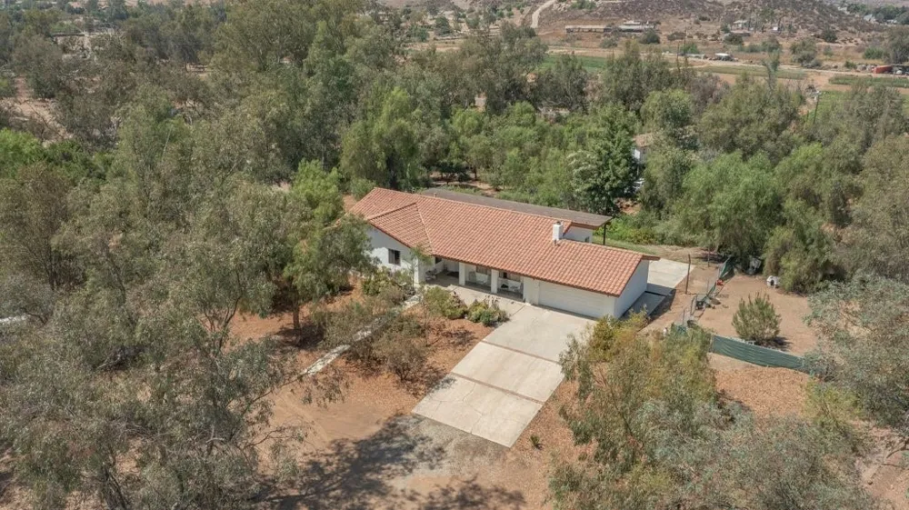 22744 Rolling Meadows Perris, CA 92570
