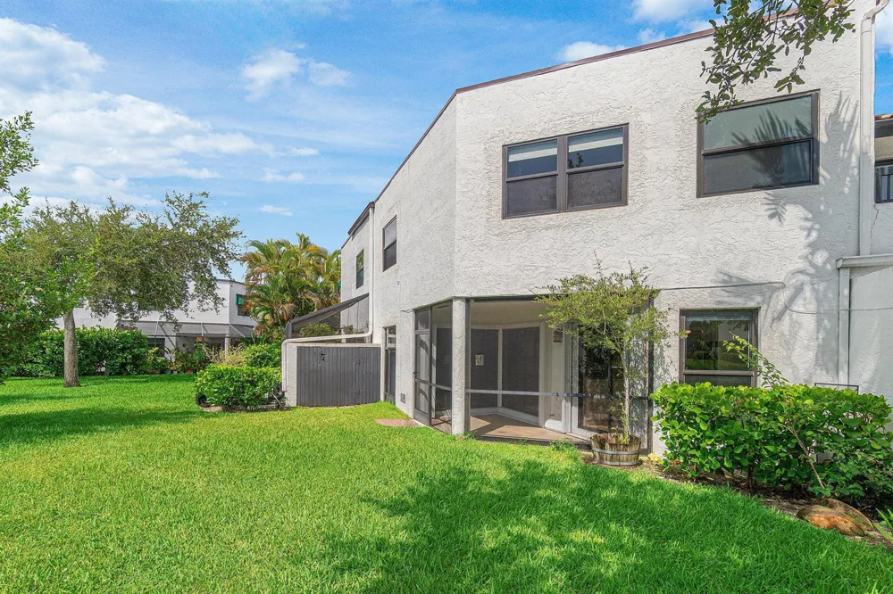 439 NW 36TH AVENUE Deerfield Beach, FL 33442