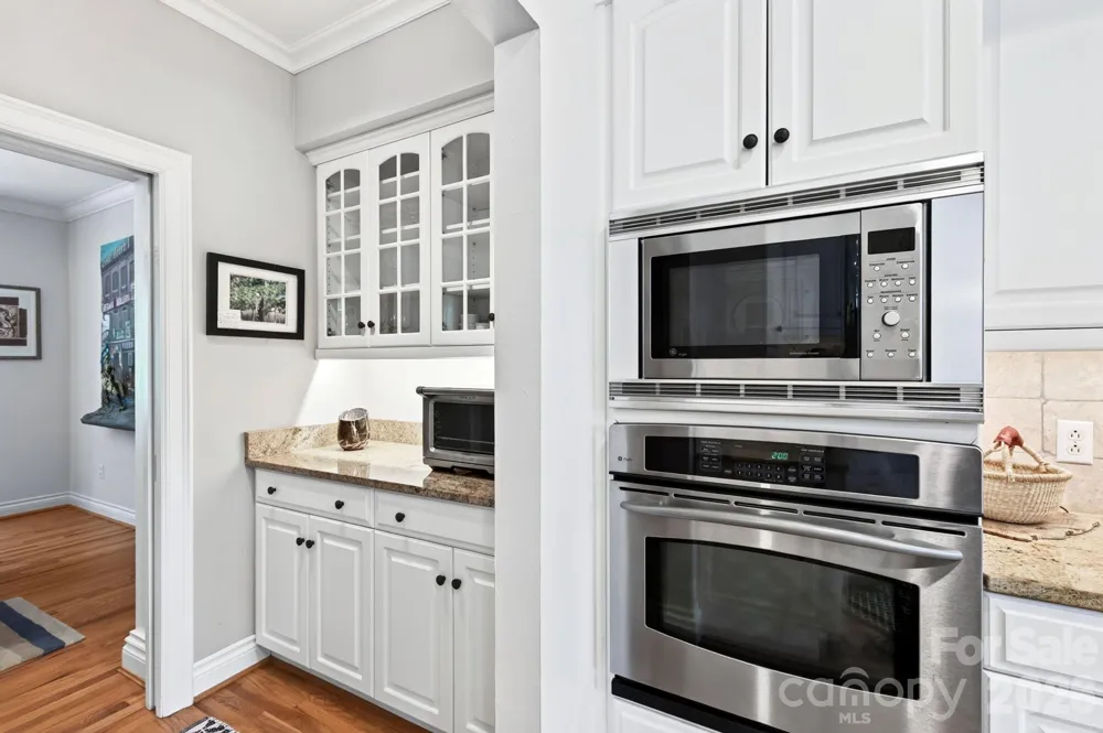 10 Blackberry Lane Asheville, NC 28804