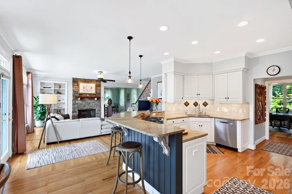 10 Blackberry Lane Asheville, NC 28804