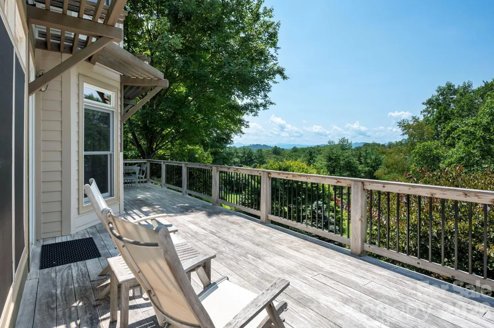 10 Blackberry Lane Asheville, NC 28804